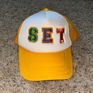 Set Active trucker hat